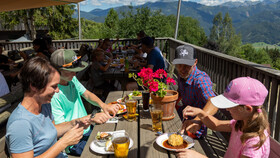 Mittagessen in der Steinbockalm | © Thomas Kovacsics